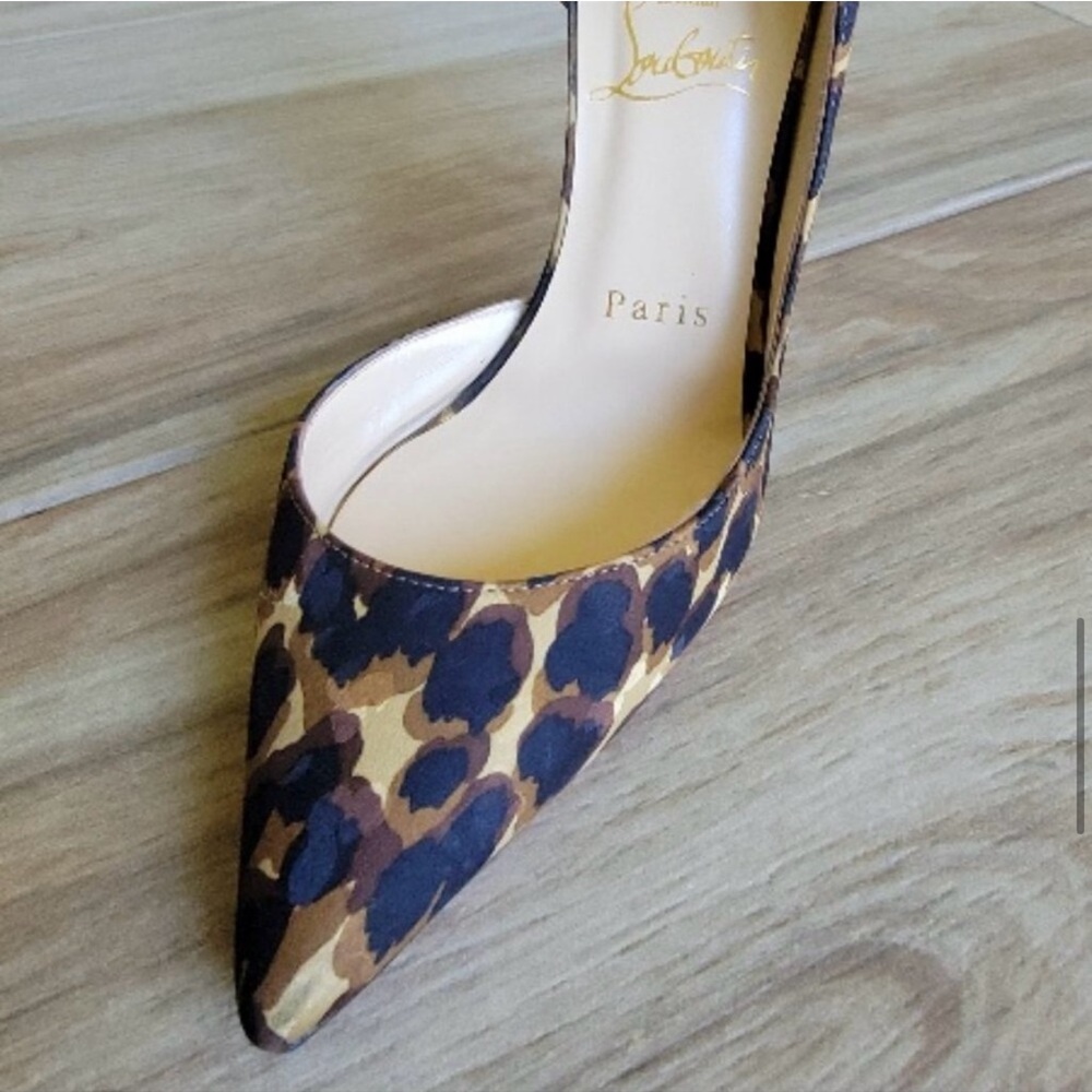 Christian Louboutin Iriza 100 Brown Silk Leopard
Sandal Heels Eur. 35.5 - Picture 10 of 16